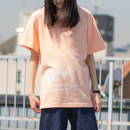 斜めロゴTシャツ